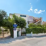 A1 - Apt Near Beach With Patio Parking And Grill